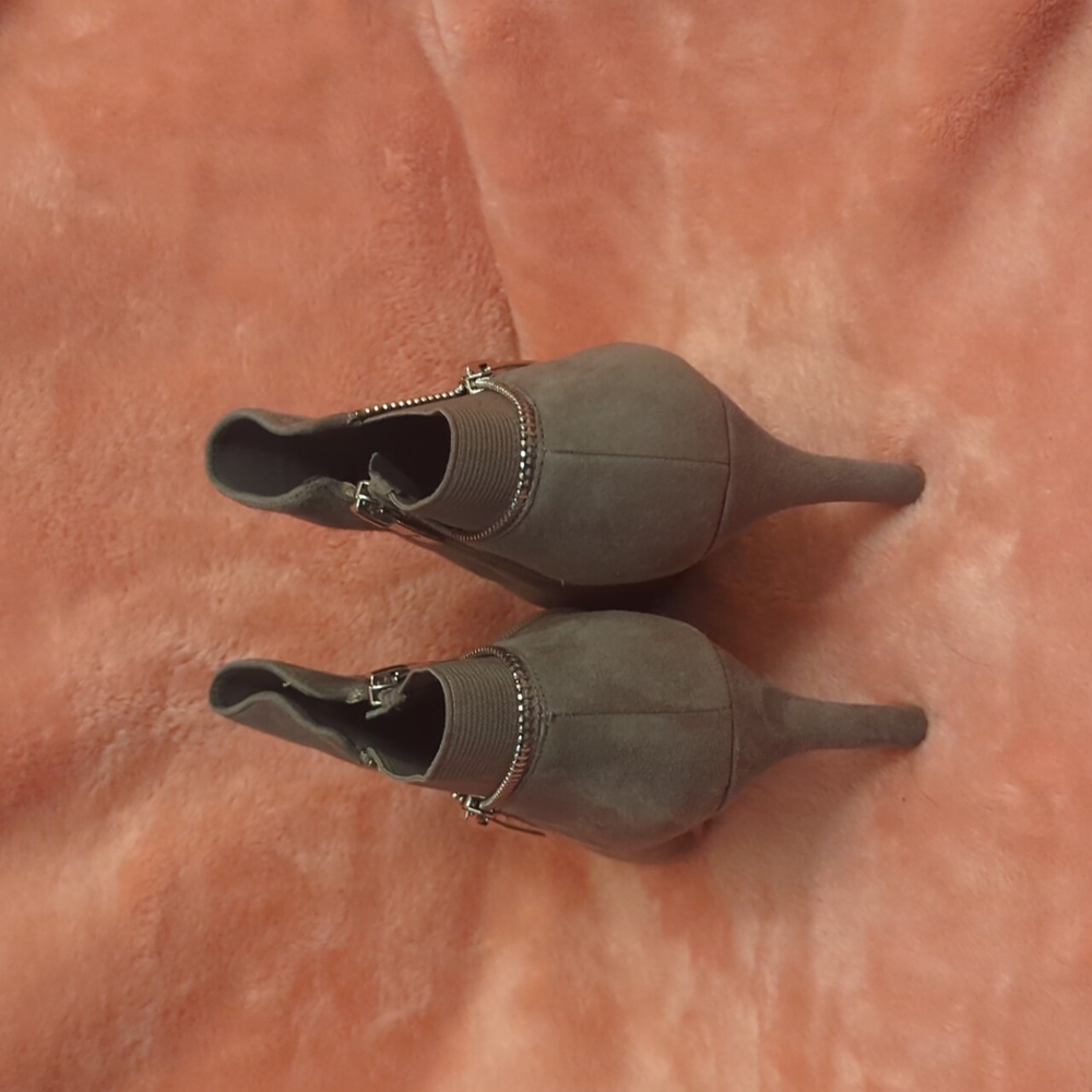Marc Fisher Grey Swade Peep Toe Stiletto Heels - Picture 5 of 8